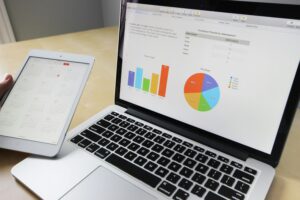 Découvrez comment structurer les flux de données pour maximiser la performance de votre entreprise. Le rôle clé du DAF, l'importance de l'optimisation des données, et l'impact de l'IA sur la prise de décision stratégique. 